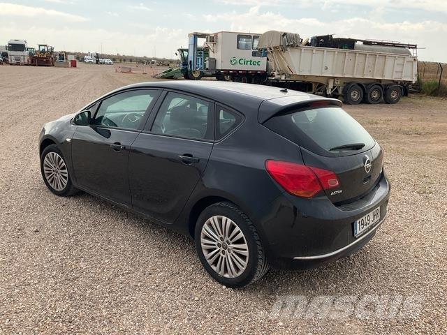 Opel Astra Osobní vozy