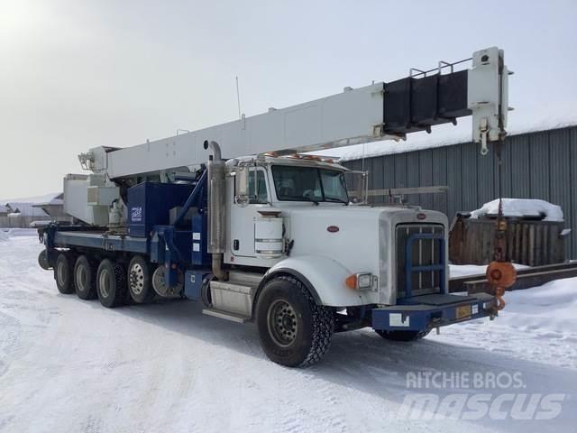 Peterbilt  Pásové jeřáby