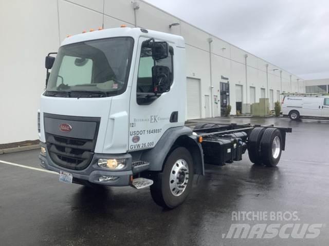 Peterbilt 220 Kabiny a interiér