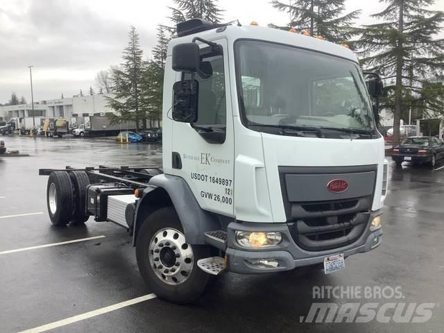 Peterbilt 220 Kabiny a interiér