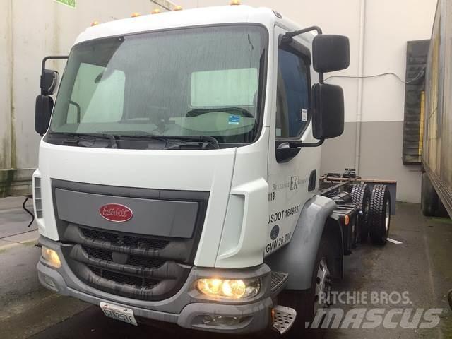 Peterbilt 220 Kabiny a interiér