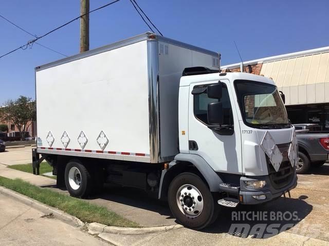 Peterbilt 220 Skříňová nástavba