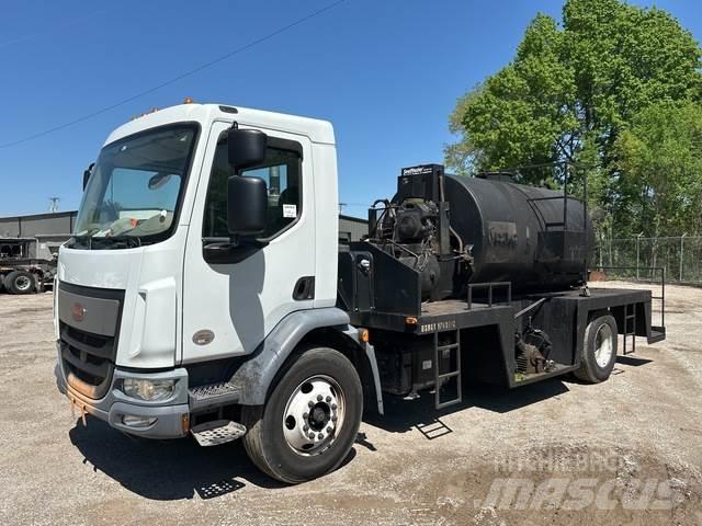 Peterbilt 220 Další