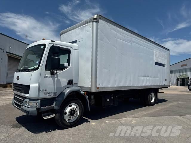 Peterbilt 220 Skříňová nástavba