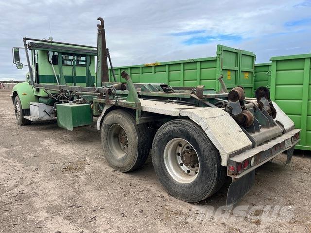 Peterbilt 330 Hákový nosič kontejnerů
