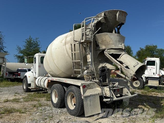Peterbilt 335 Další