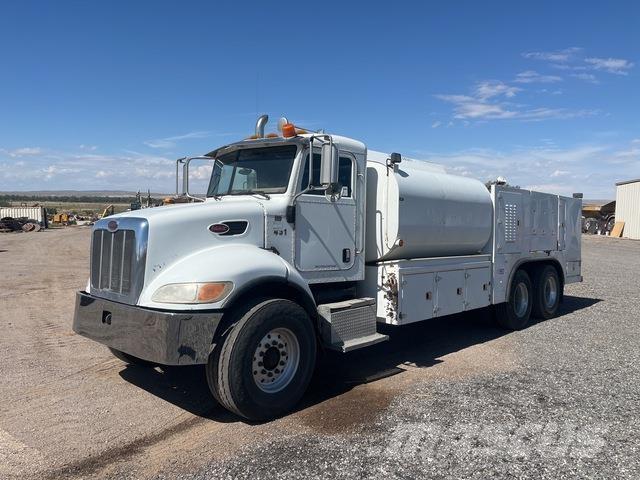 Peterbilt 335 Cisternové vozy