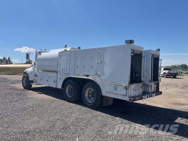 Peterbilt 335 Cisternové vozy