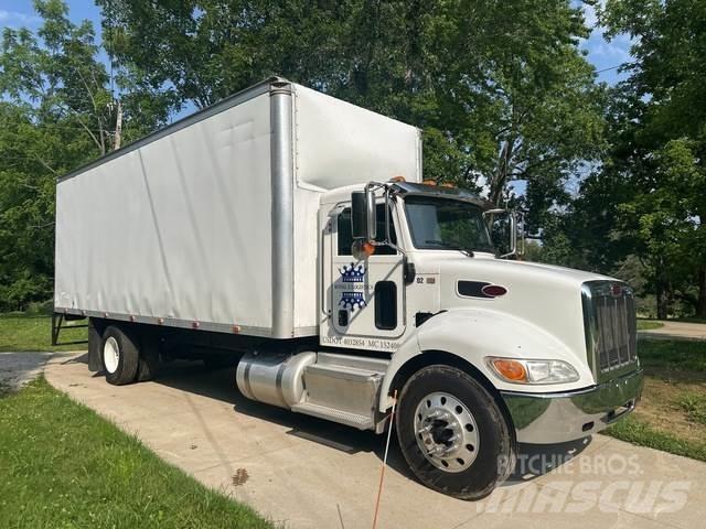 Peterbilt 337 Skříňová nástavba
