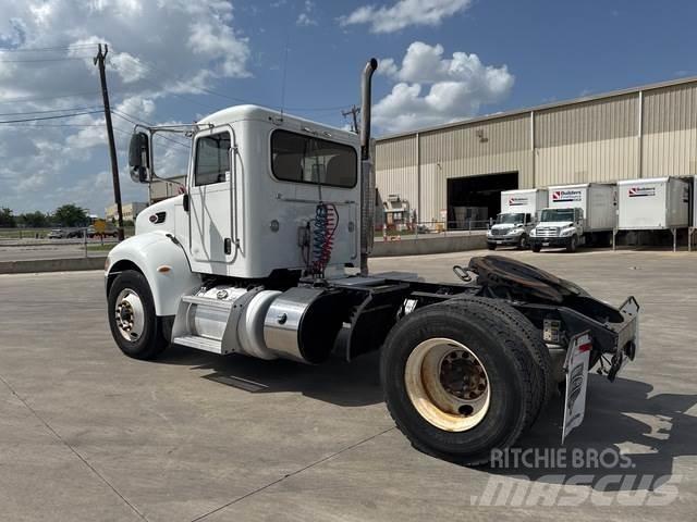 Peterbilt 337 Tahače