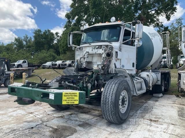 Peterbilt 365 Další