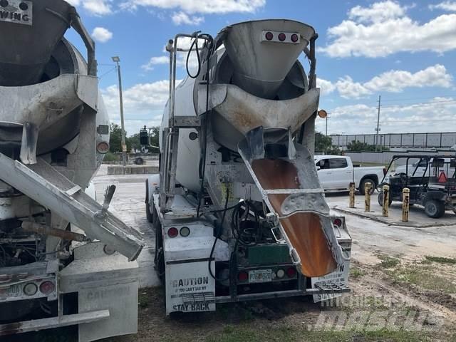 Peterbilt 365 Další