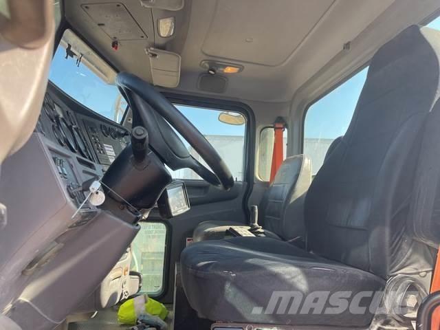Peterbilt 365 Další