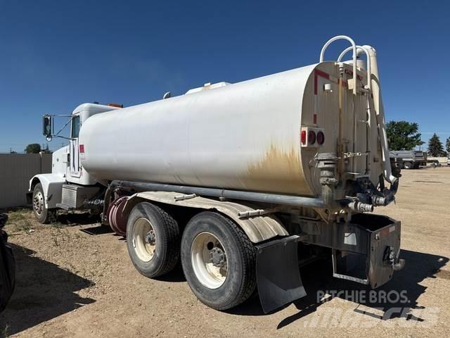 Peterbilt 377 Cisterny na vodu