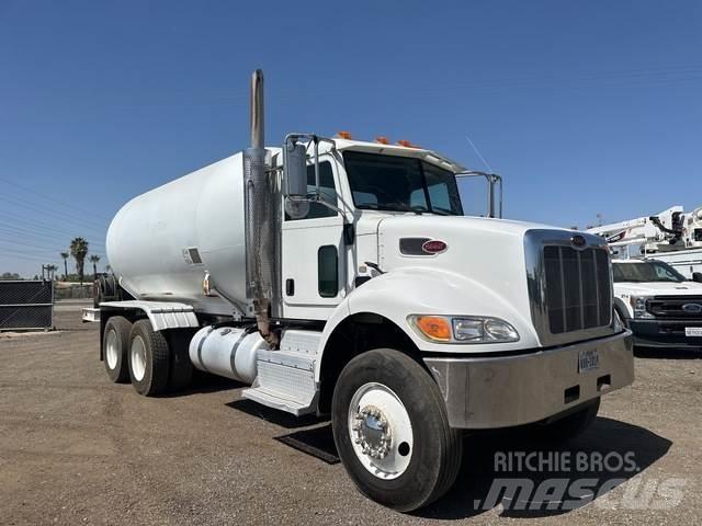Peterbilt 382 Cisternové vozy