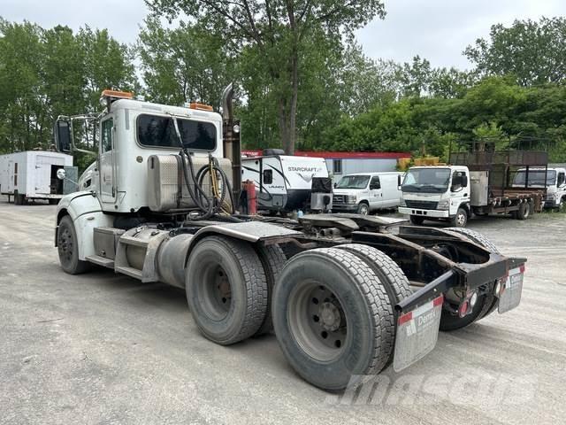 Peterbilt 384 Tahače
