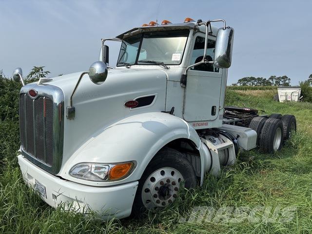 Peterbilt 384 Tahače