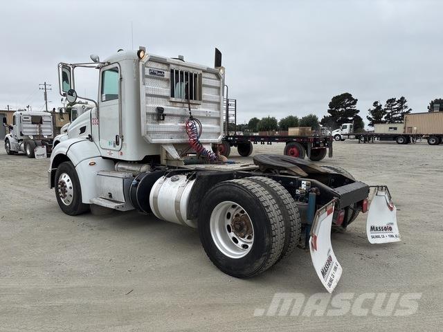 Peterbilt 384 Tahače