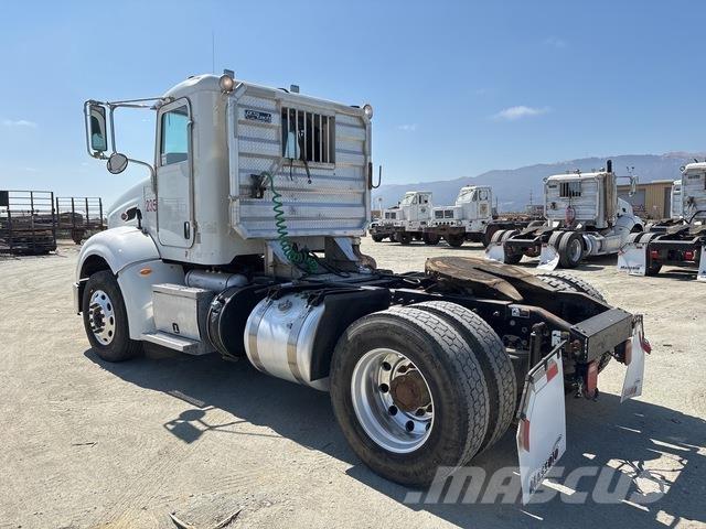 Peterbilt 384 Tahače