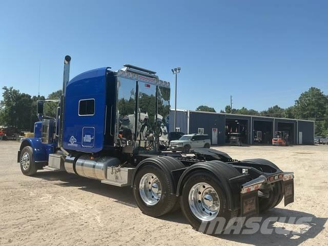 Peterbilt 389 Tahače