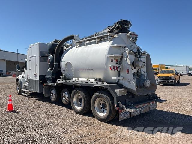 Peterbilt 548 Pásová rýpadla