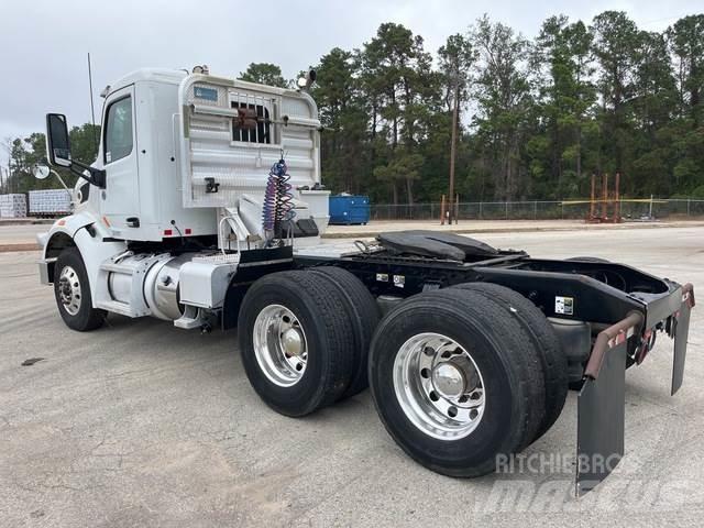 Peterbilt 567 Tahače