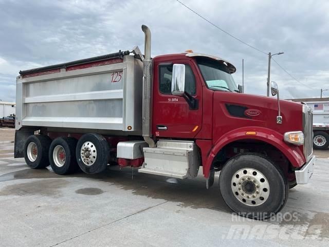 Peterbilt 567 Sklápěče