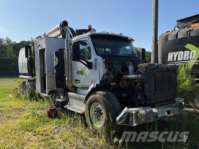 Peterbilt 567 Pásová rýpadla