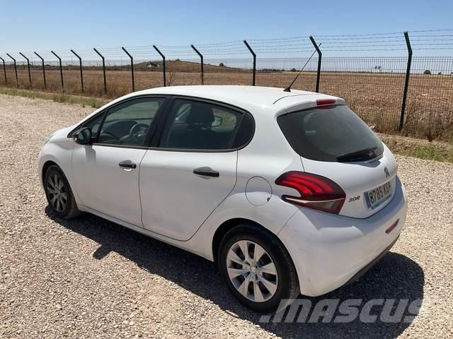 Peugeot 208 Osobní vozy