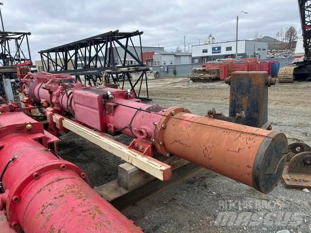  Pileco D30-32 Hydraulická beranidla na zatloukání pilotů