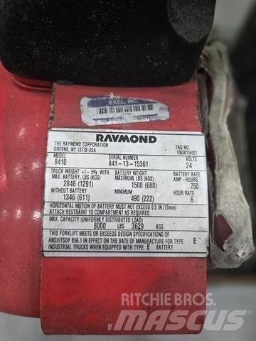 Raymond 8410 Ruční paletový vozík