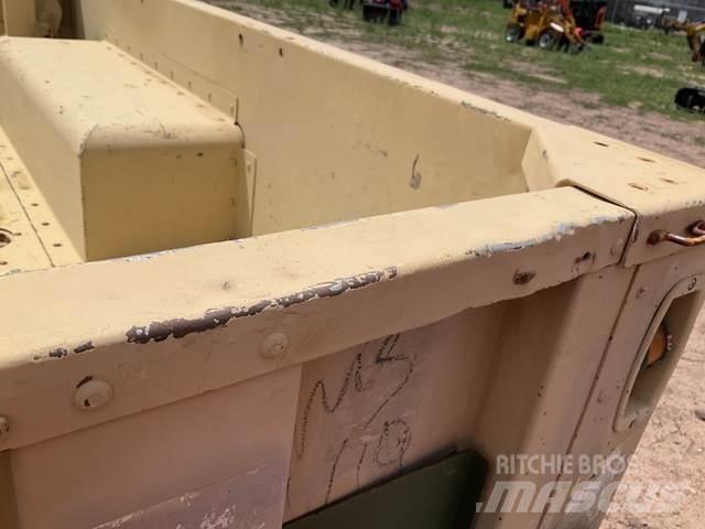  Raytheon M1102 Další přívěsy