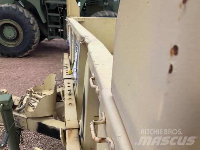  Raytheon M1102 Další přívěsy