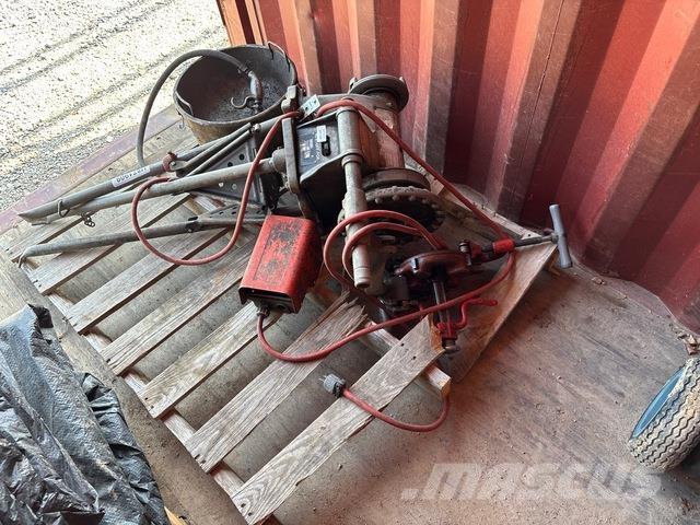  Ridgid 300-12 Potrubní zařízení