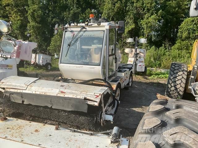 Roadtec FB100E Vnitřní zametací stroje