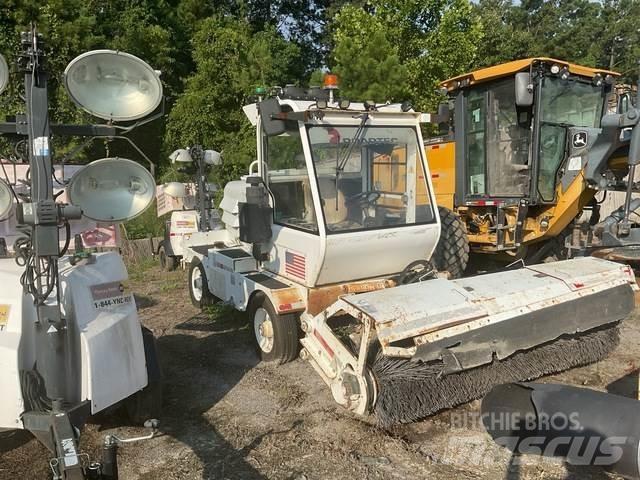 Roadtec FB100E Vnitřní zametací stroje