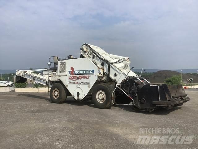 Roadtec SB2500 Stroje pro přepravu materiálů
