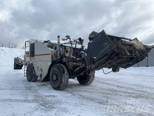Roadtec SB2500D Stroje pro přepravu materiálů