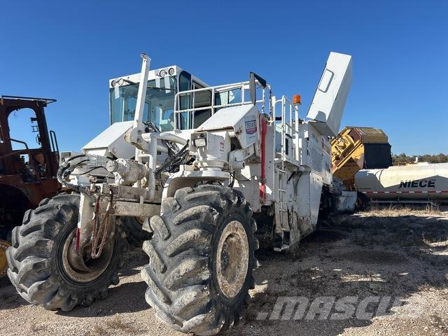 Roadtec SX-8e Půdní kompaktory