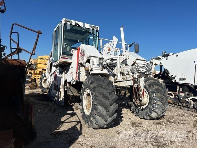 Roadtec SX-8e Půdní kompaktory