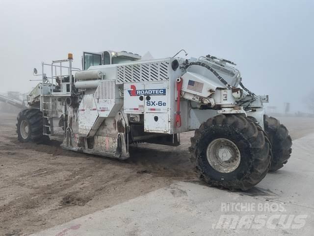 Roadtec SX6E Půdní kompaktory
