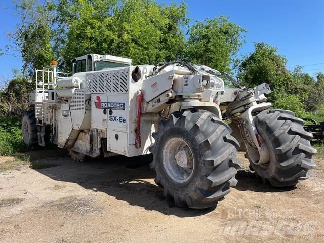 Roadtec SX6e Půdní kompaktory