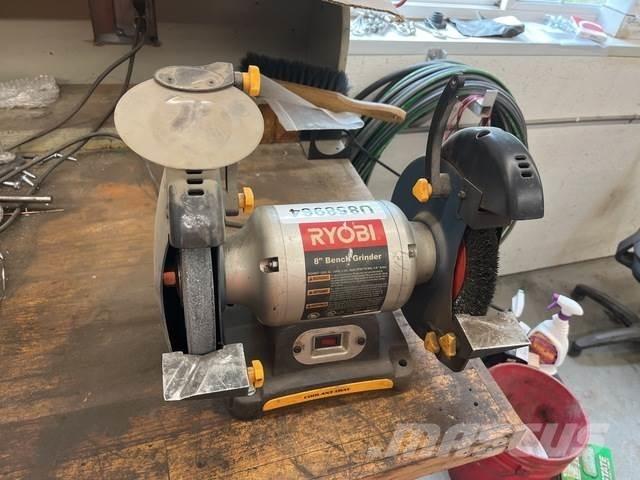  Ryobi BGH827 Mlecí stroje