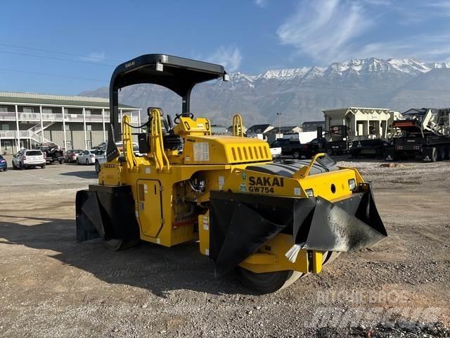 Sakai GW745 Pneumatikové válce