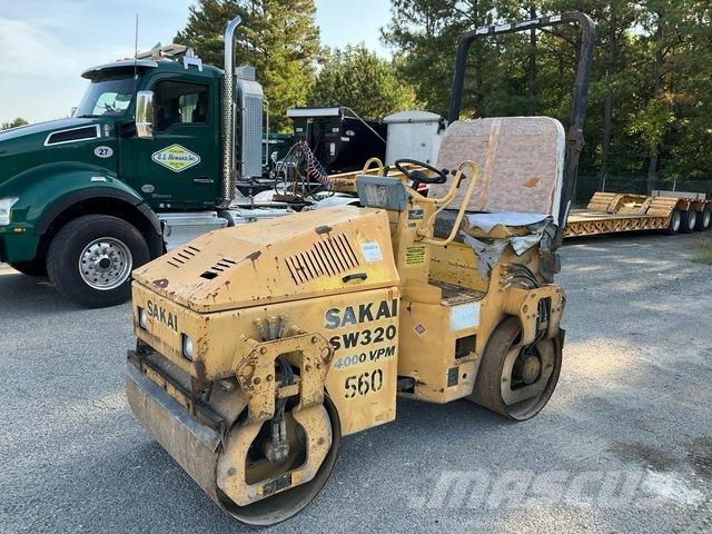 Sakai SW320 Tandemové válce