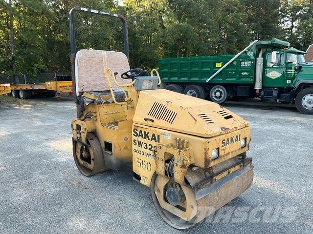 Sakai SW320 Tandemové válce