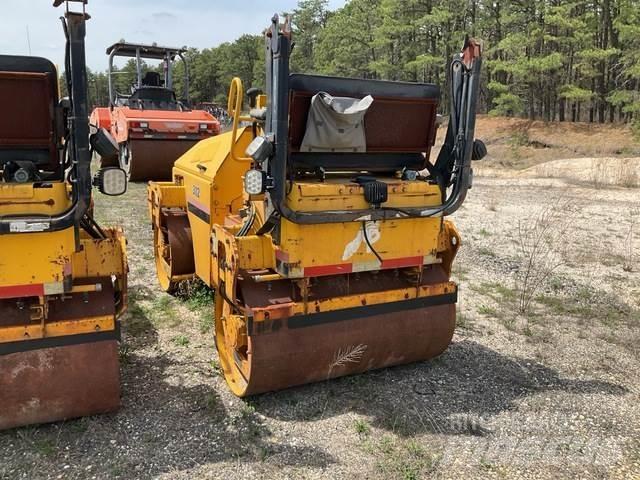 Sakai SW330 Tandemové válce