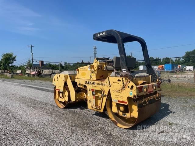 Sakai SW651 Tandemové válce
