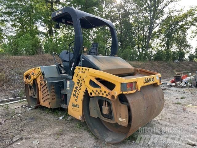 Sakai SW770HF Tandemové válce
