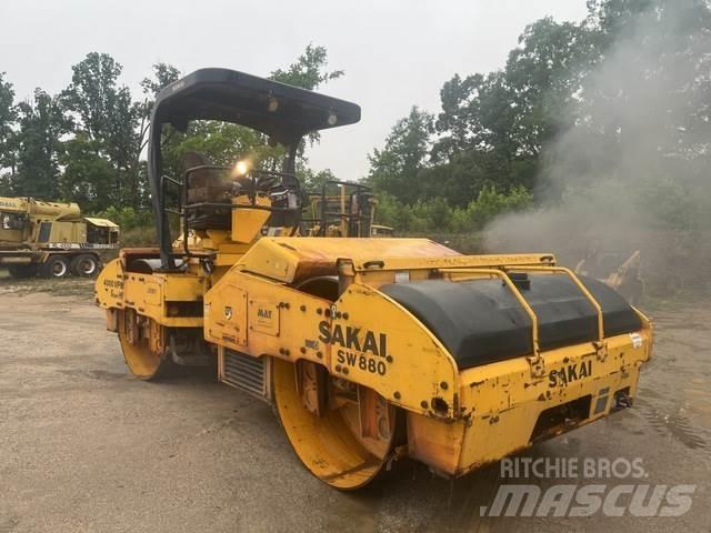 Sakai SW880 Tandemové válce